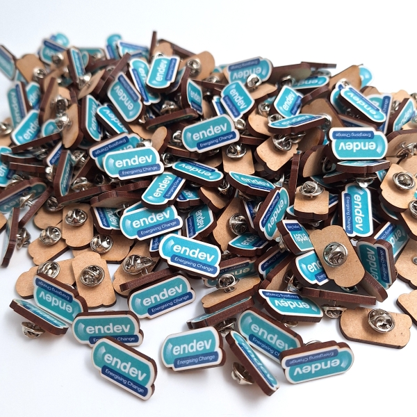 Pin, recycled wood - full colour