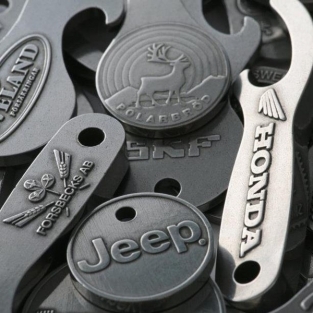 Hubcap keyring - recycled metal